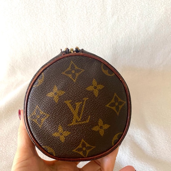 Louis Vuitton Papillon 22 Monogram - Picture 8 of 9